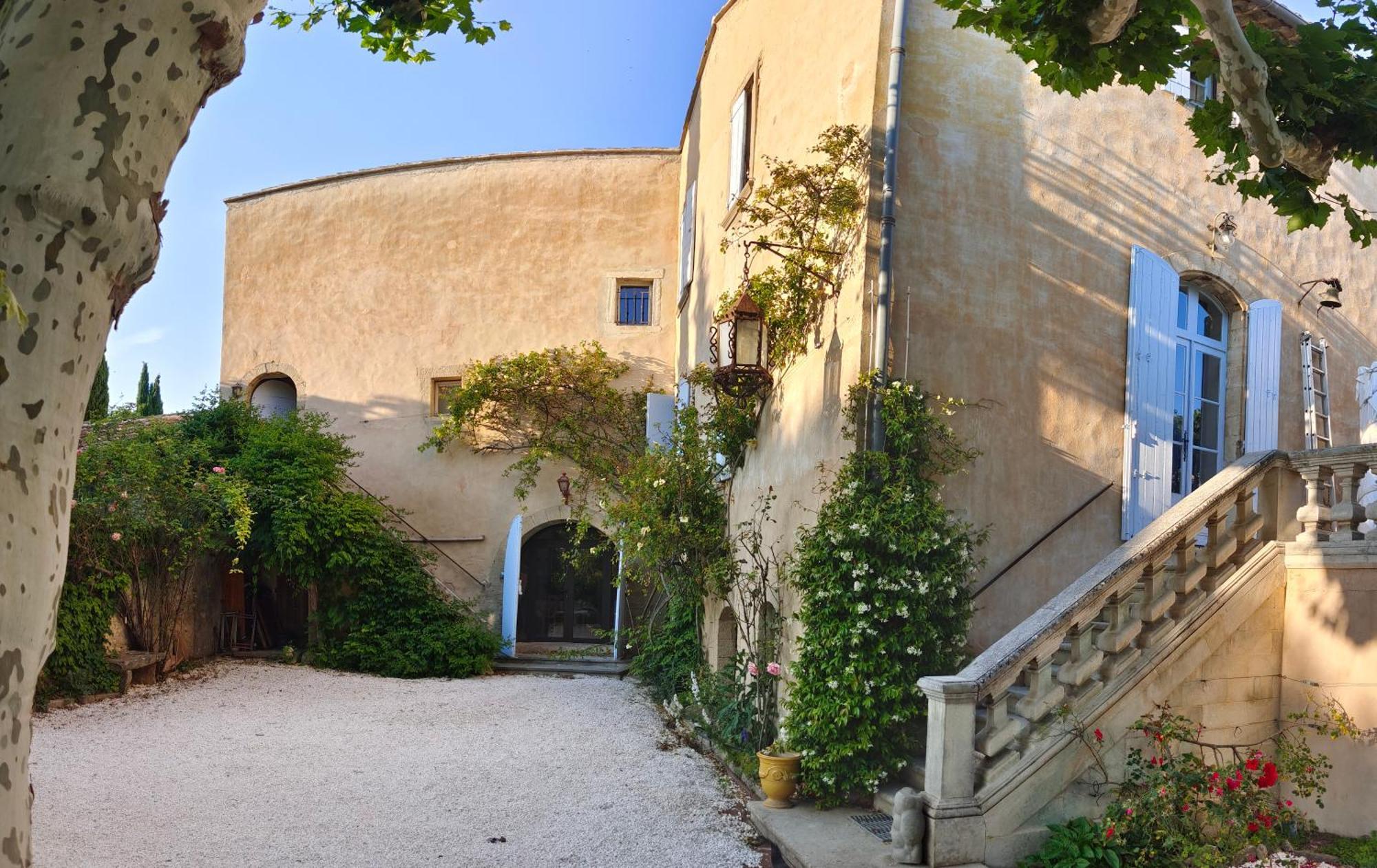 לינה וארוחת בוקר Rue Du Chateau A Cabrieres D'Avignon מראה חיצוני תמונה