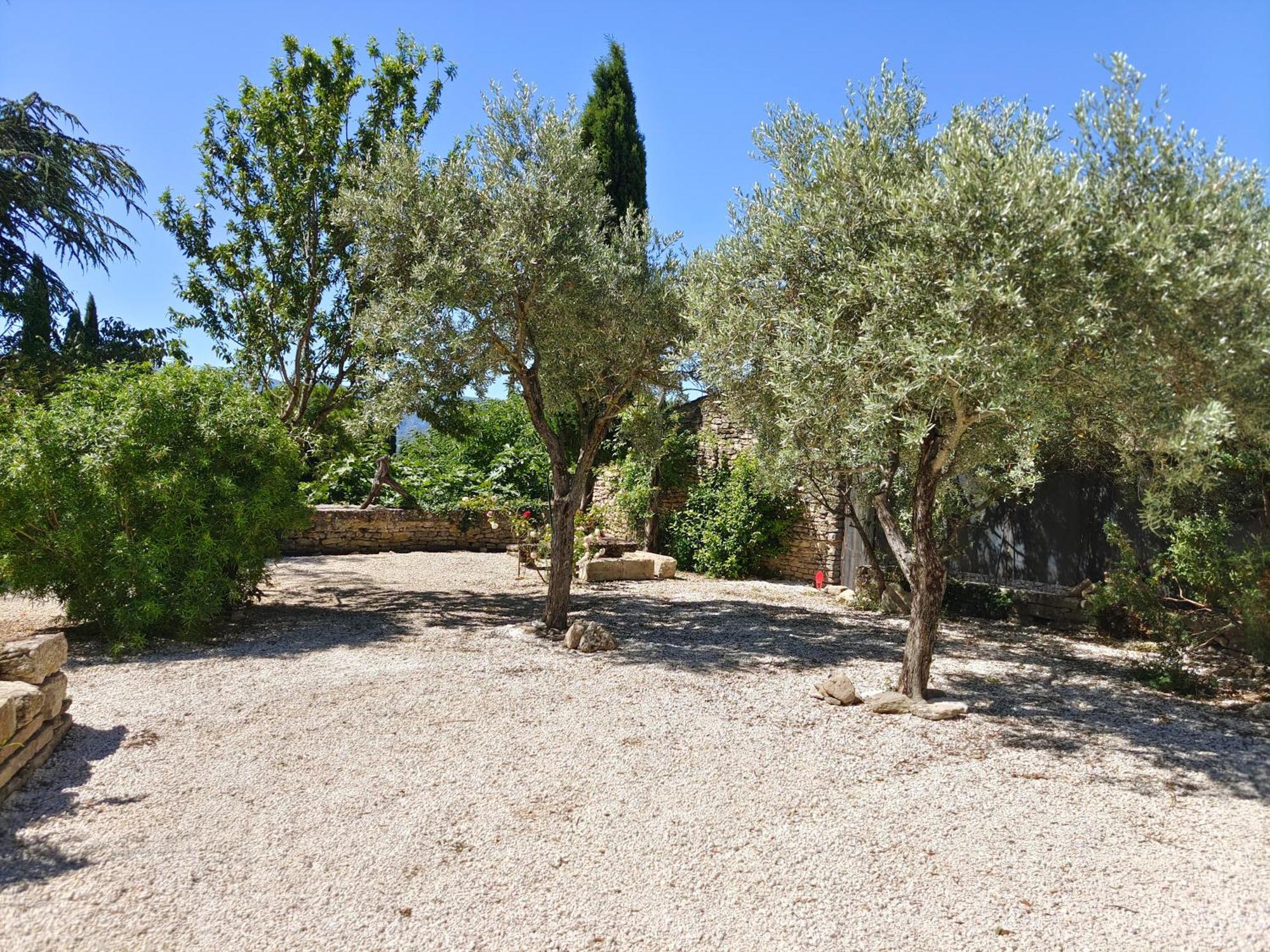 לינה וארוחת בוקר Rue Du Chateau A Cabrieres D'Avignon מראה חיצוני תמונה